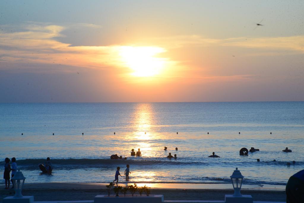 Ocean Blue Beach Hotel Ngwesaung Exterior photo