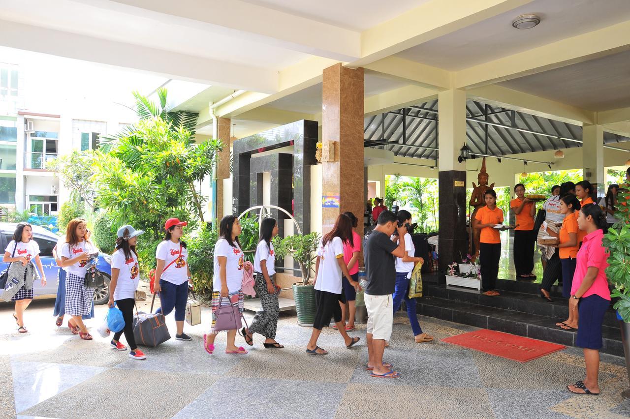 Ocean Blue Beach Hotel Ngwesaung Exterior photo